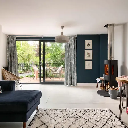 Daisy Cottage, Dalston, Peaceful, Rural Setting With Garden & Hot Tub Дом отдыха