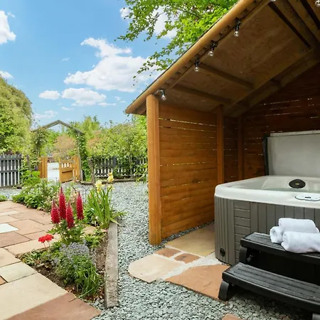 Daisy Cottage, Dalston, Peaceful, Rural Setting With Garden & Hot Tub Карлайл
