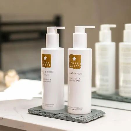 Daisy Cottage, Dalston, Peaceful, Rural Setting With Garden & Hot Tub