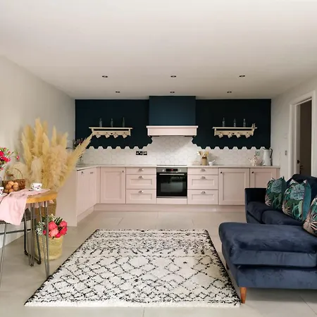 Daisy Cottage, Dalston, Peaceful, Rural Setting With Garden & Hot Tub Feriehus